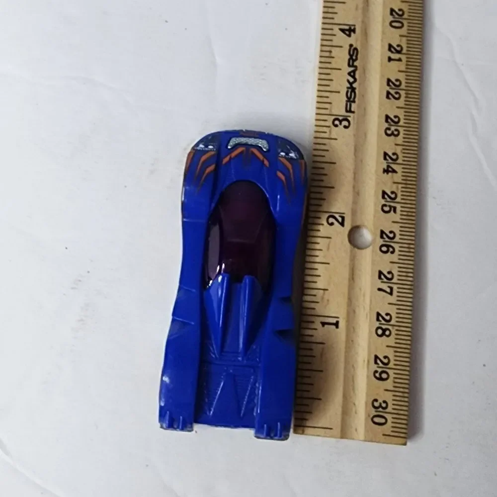 Hot Wheels TeeGray 1/64 scale